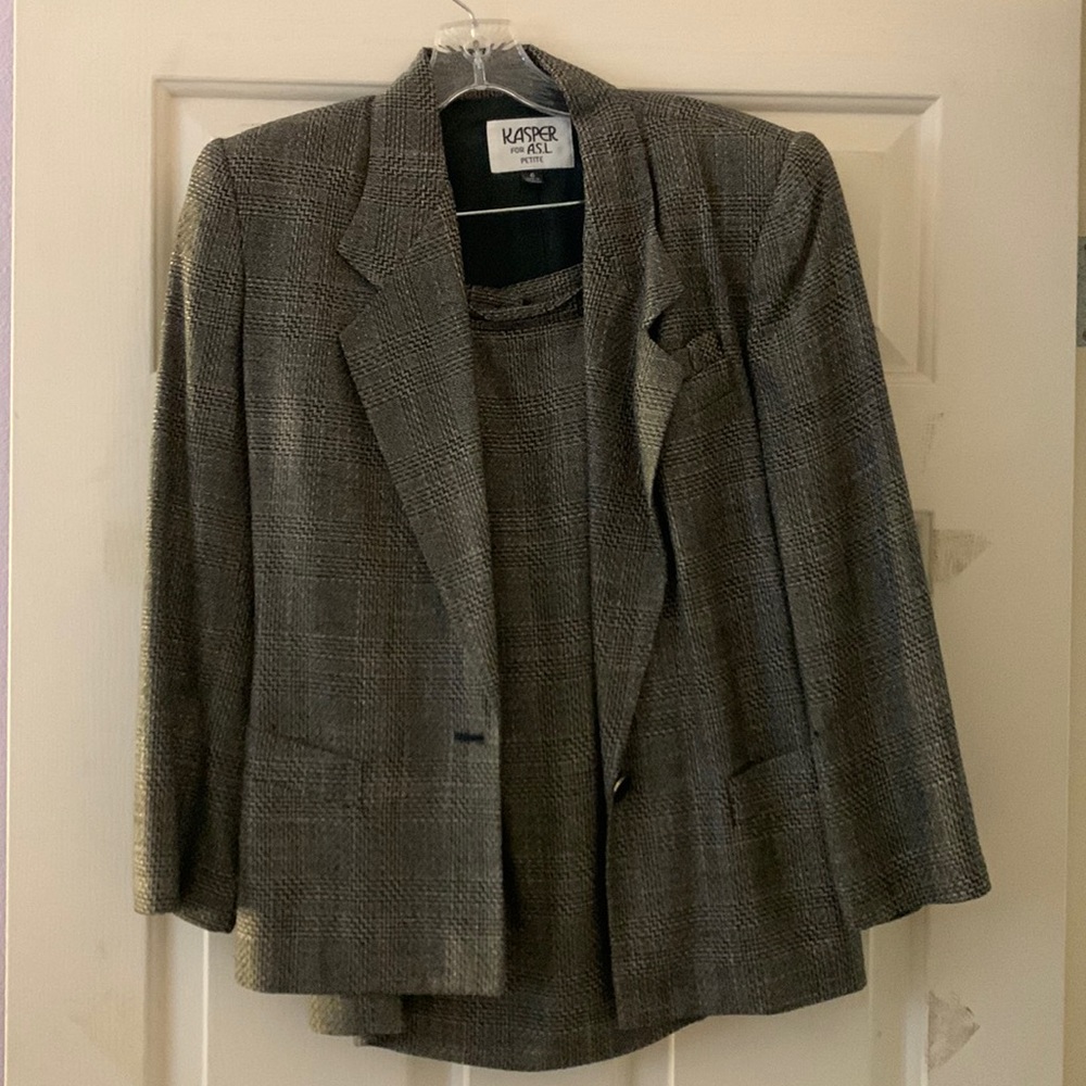 2 piece suit set with skirt size 6